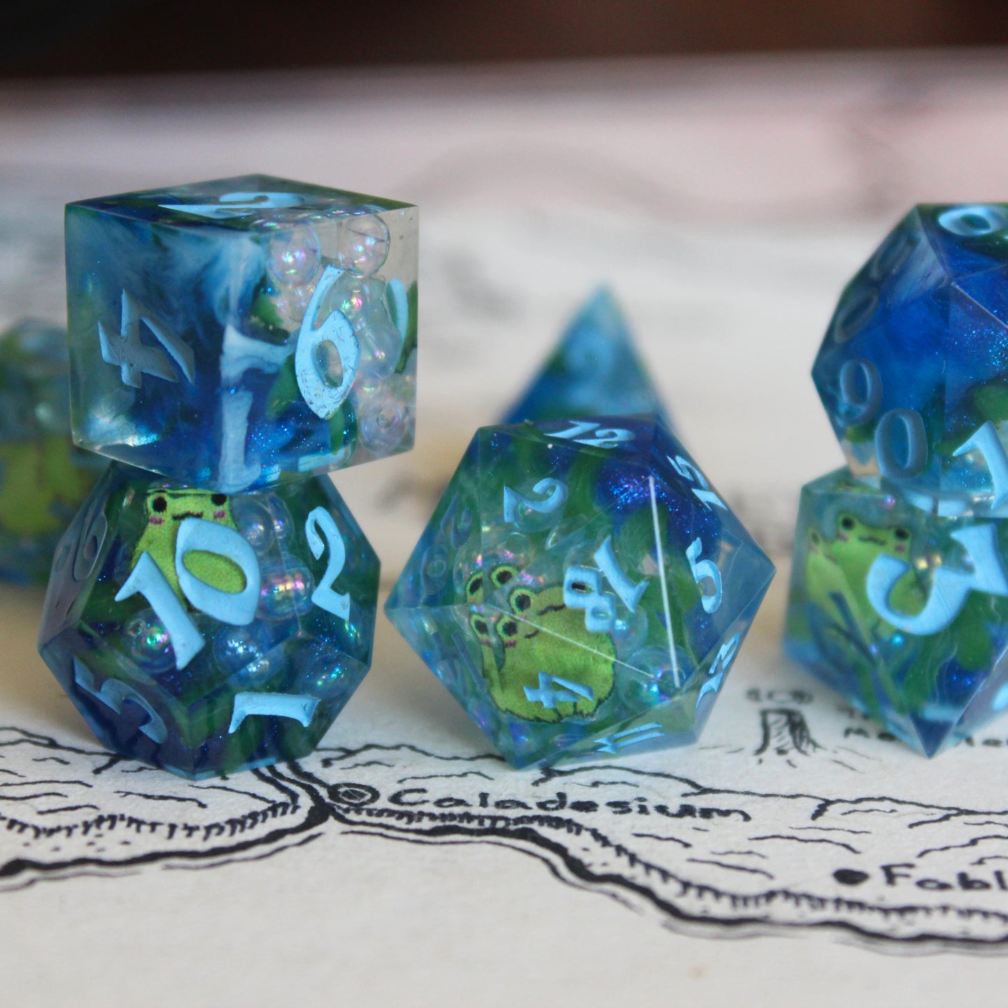 Fun Little Frog Friends 7-Piece Dice Set