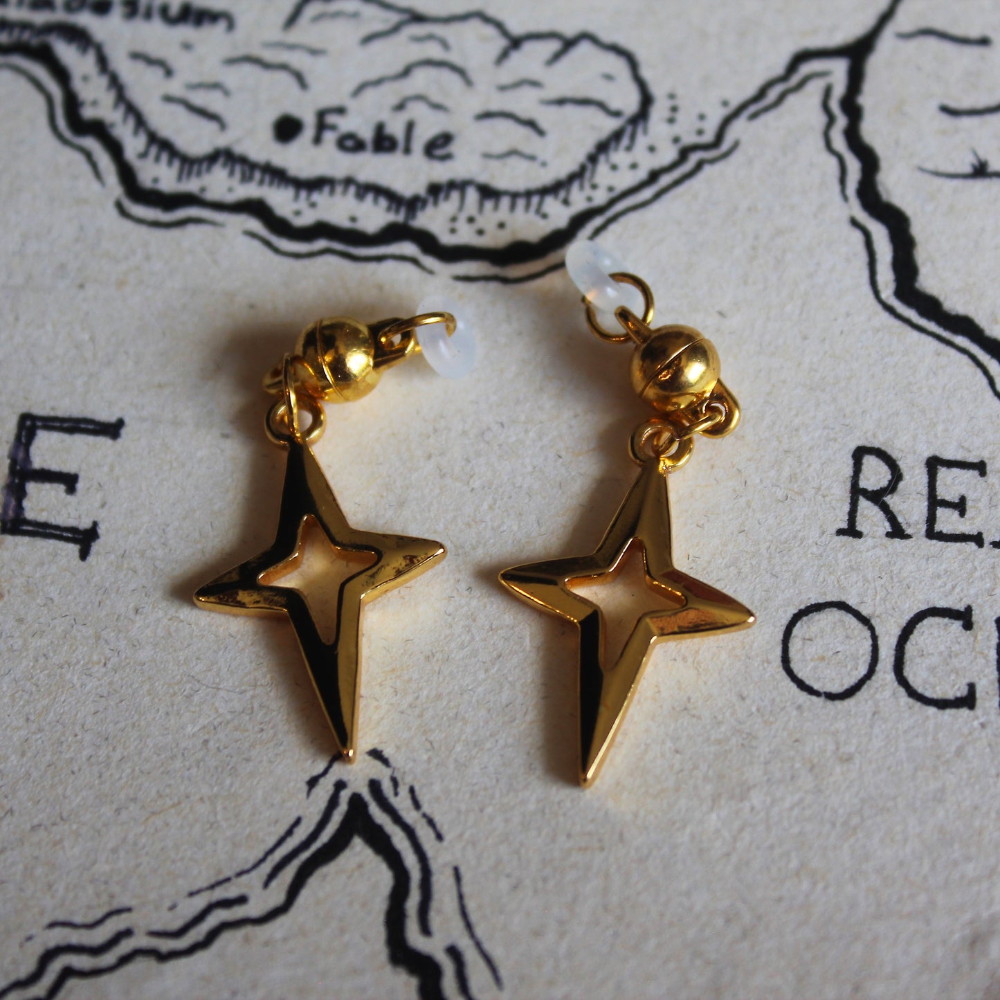 Hollow Gold Stars Glasses Charms