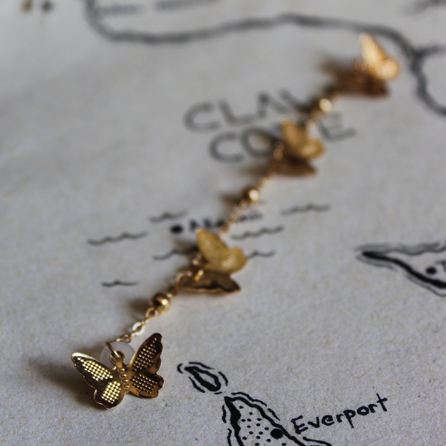 Gold Butterflies on a Chain Glasses Charms