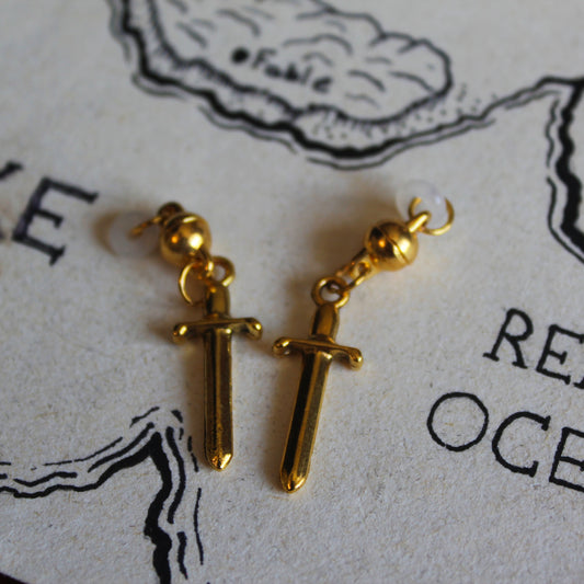 Smooth Gold Daggers Glasses Charms