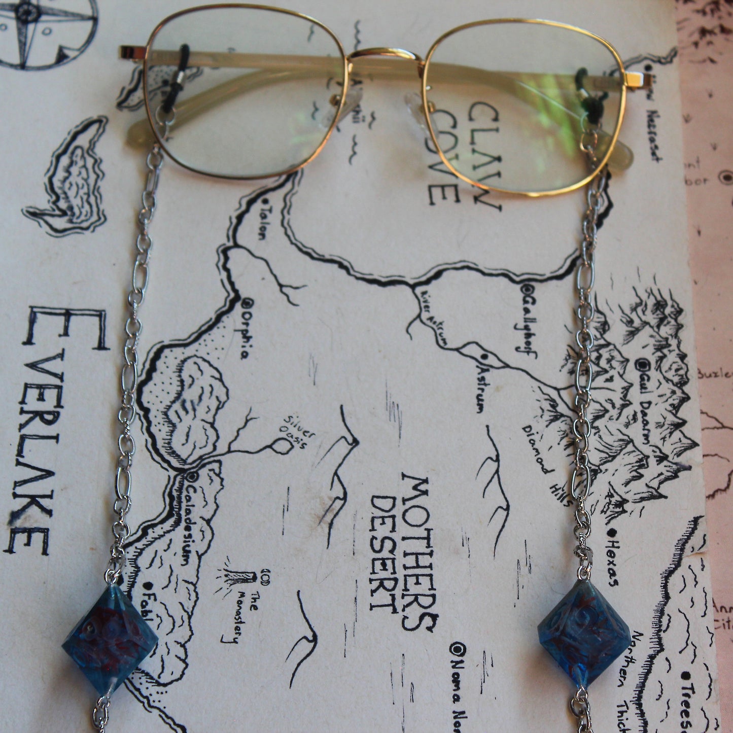 Treasure From the Reef Dice Glasses Chain