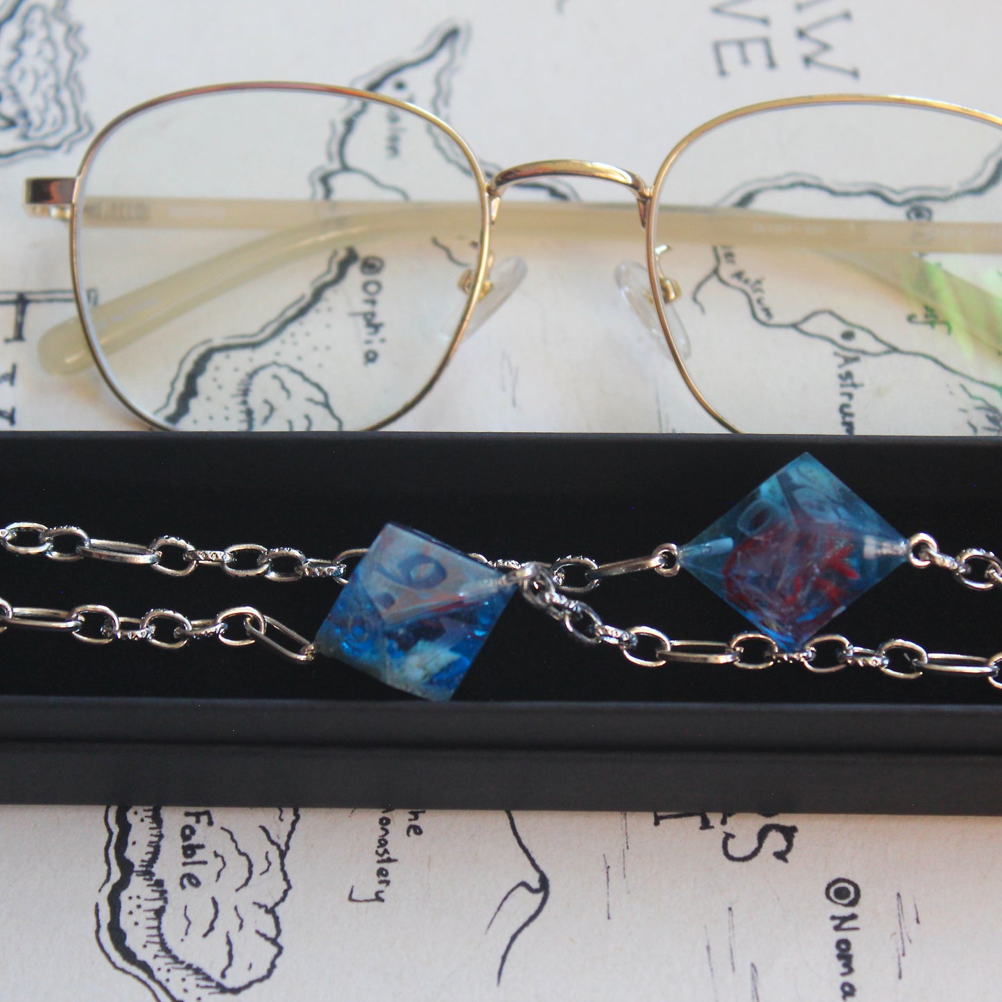 Treasure From the Reef Dice Glasses Chain