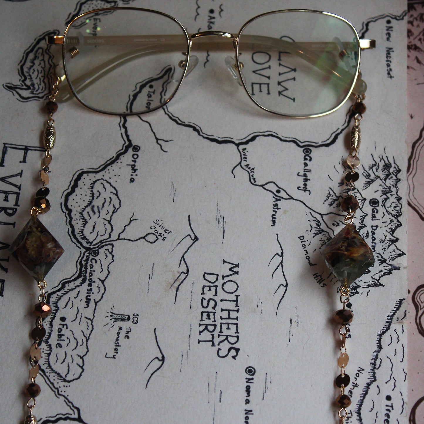 Home-grown Florals of the Earth Glasses Chain with Dice