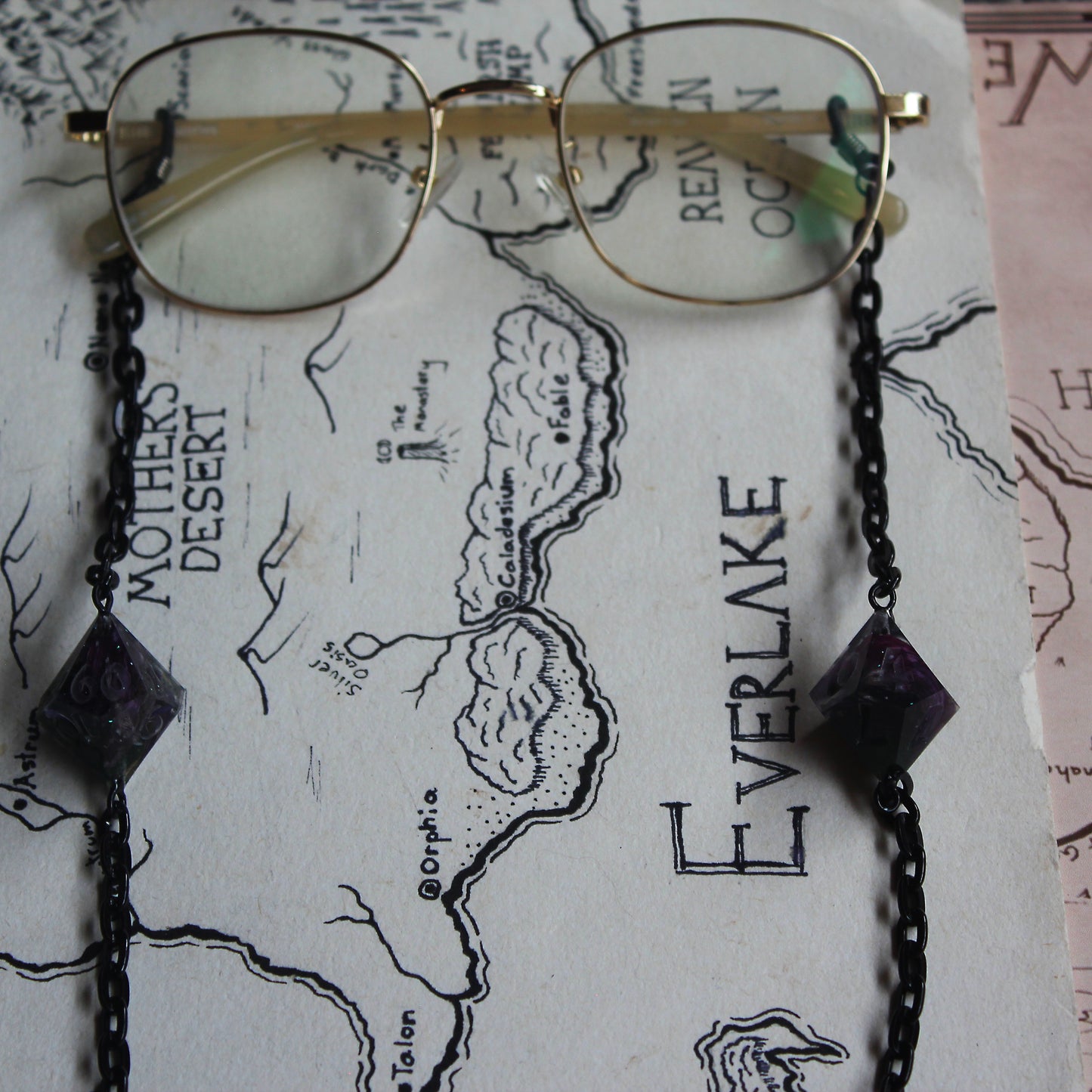Witch's Plum Potion Glasses Chain with Dice