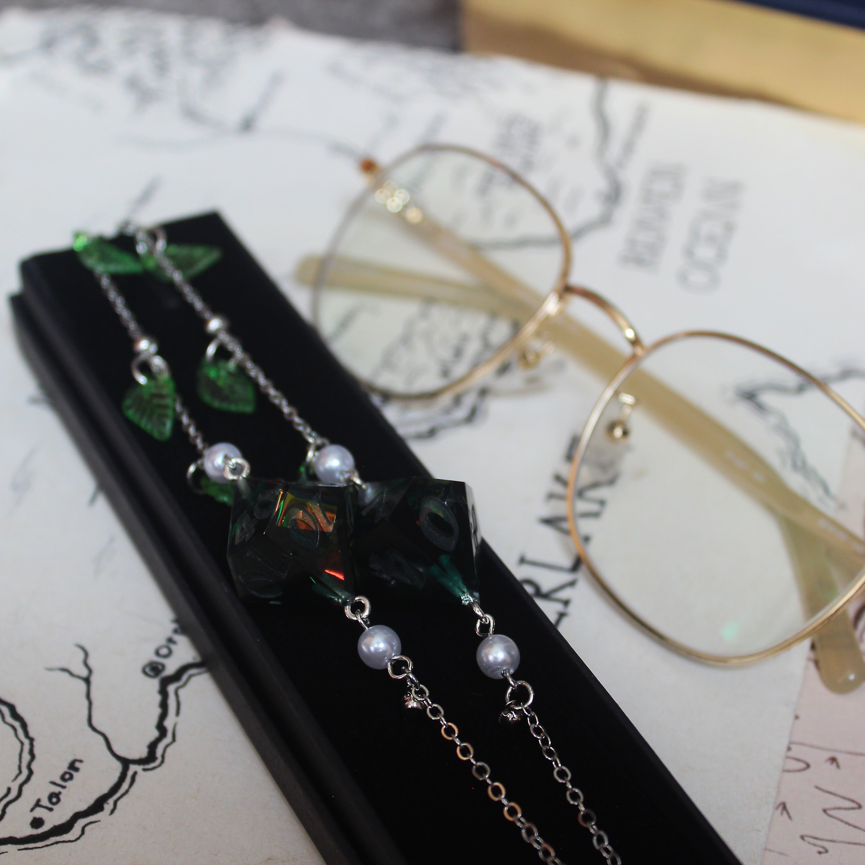 Emerald Woods Glasses Chain with Dice
