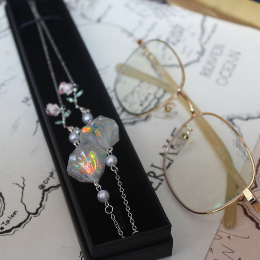 Nature's Treasures Glasses Chain with Dice