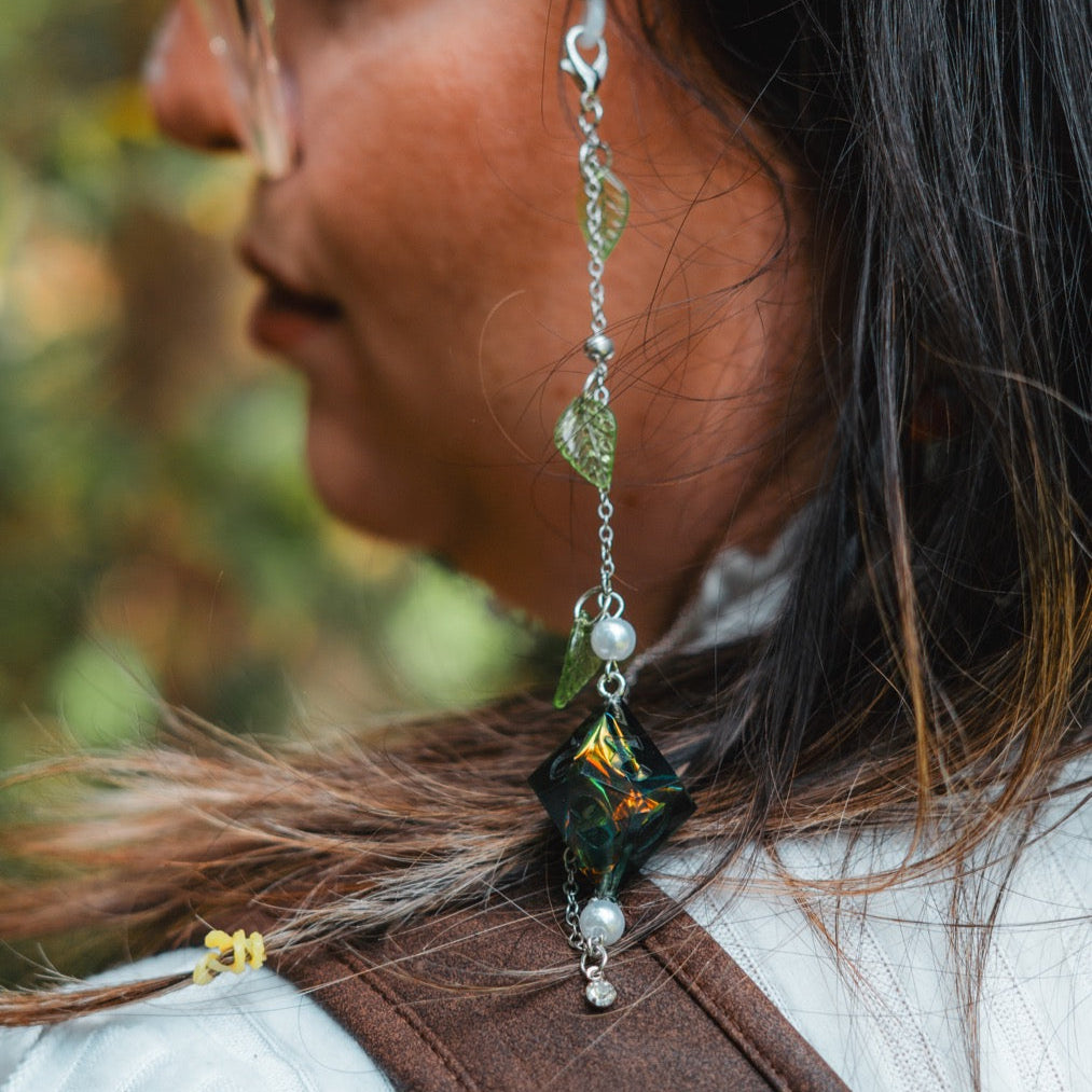 Emerald Woods Glasses Chain with Dice