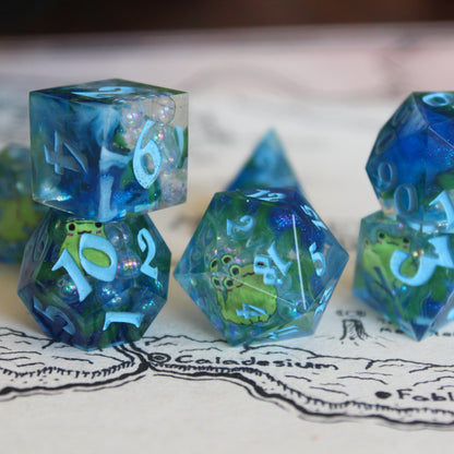 Fun Little Frog Friends 7-Piece Dice Set