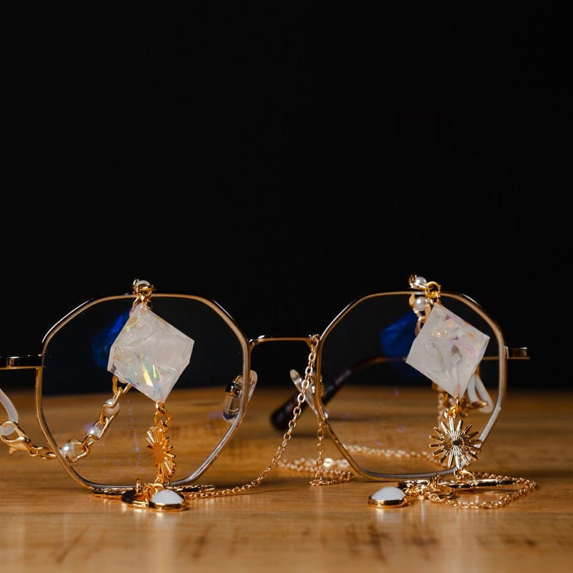 Moths of the Moon Glasses Chain with Dice