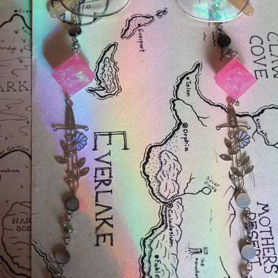 Queen of the Warriors Glasses Chain with Dice