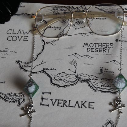 Lost Skull of the Pirate Glasses Chain with Dice