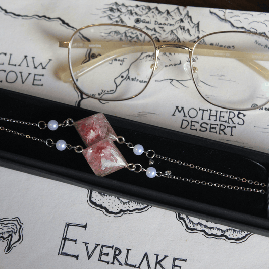 The Florist's Glasses Chain with Dice