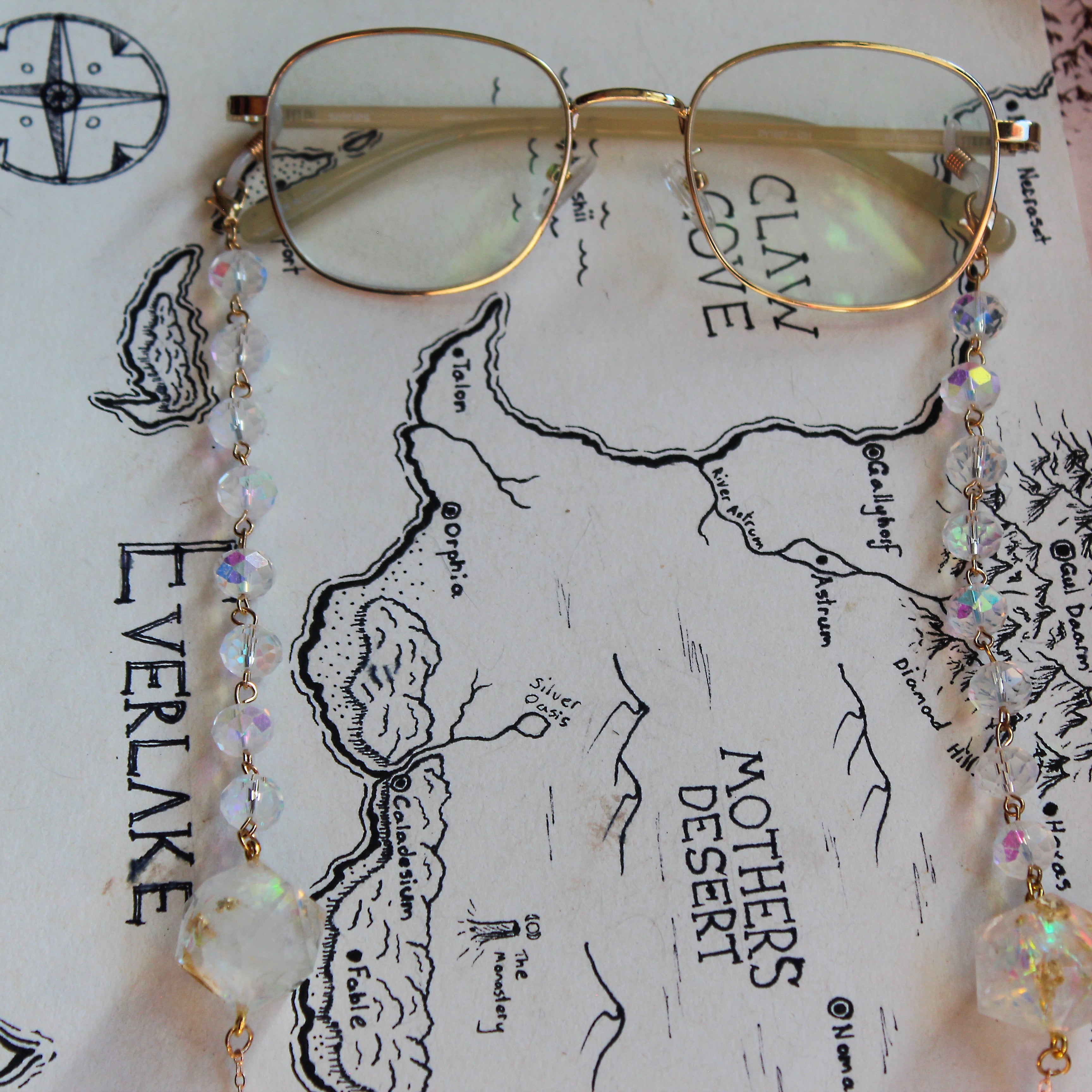 Elven Sunlight Sparkles Glasses Chain with Dice