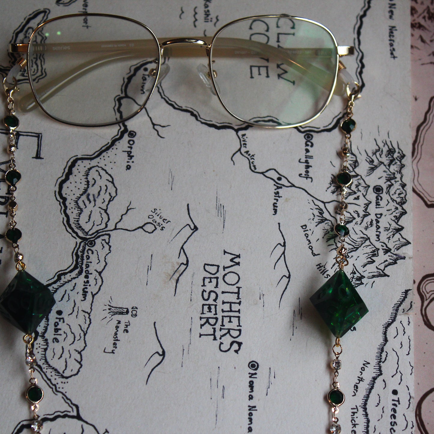 Plant Mum of Many Glasses Chain with Dice