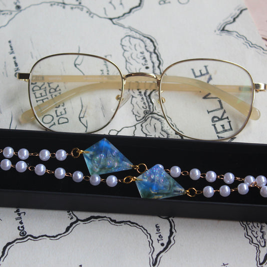 Oceanic Tidal Treasures Glasses Chain with Dice