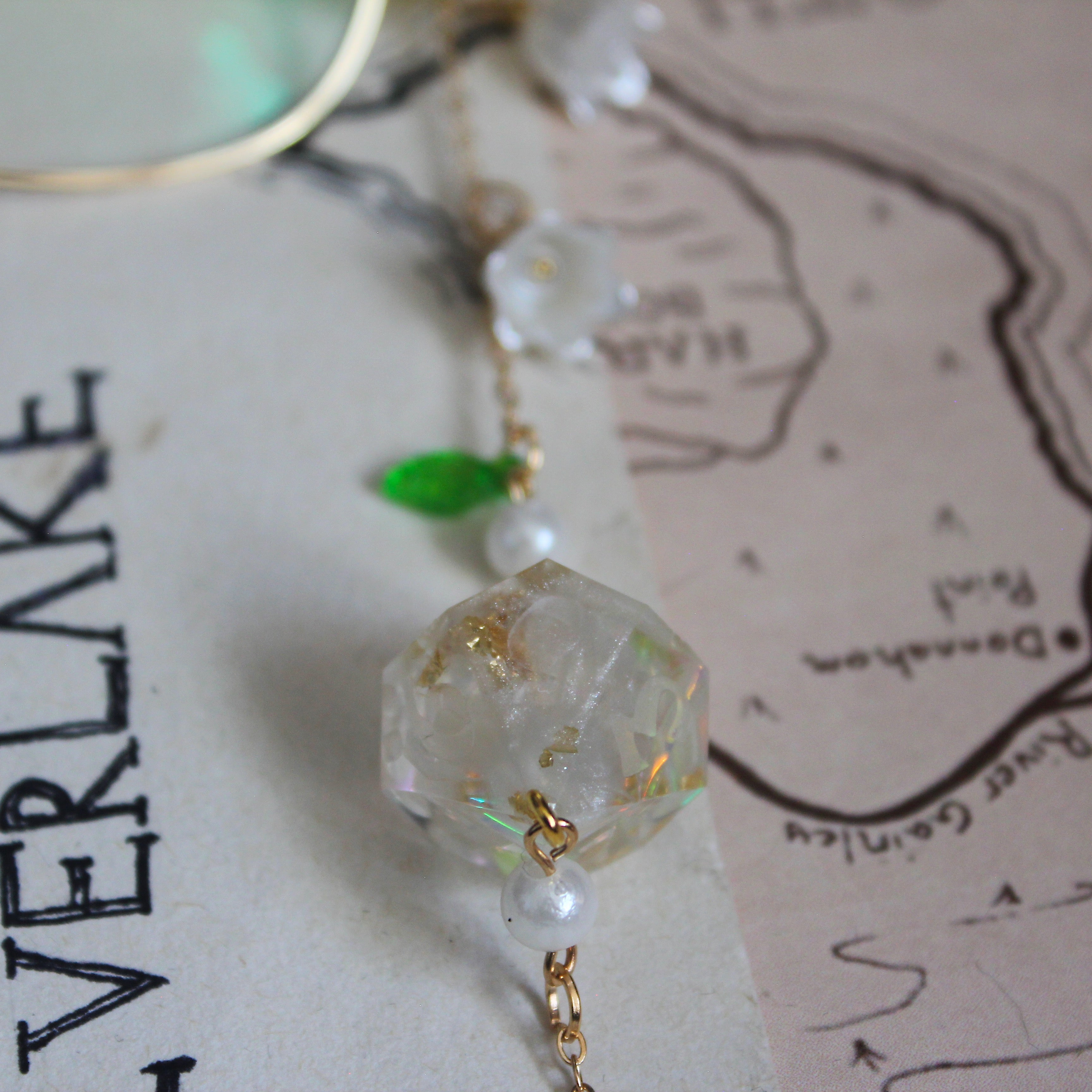 White Swan Flowers Glasses Chain with Dice