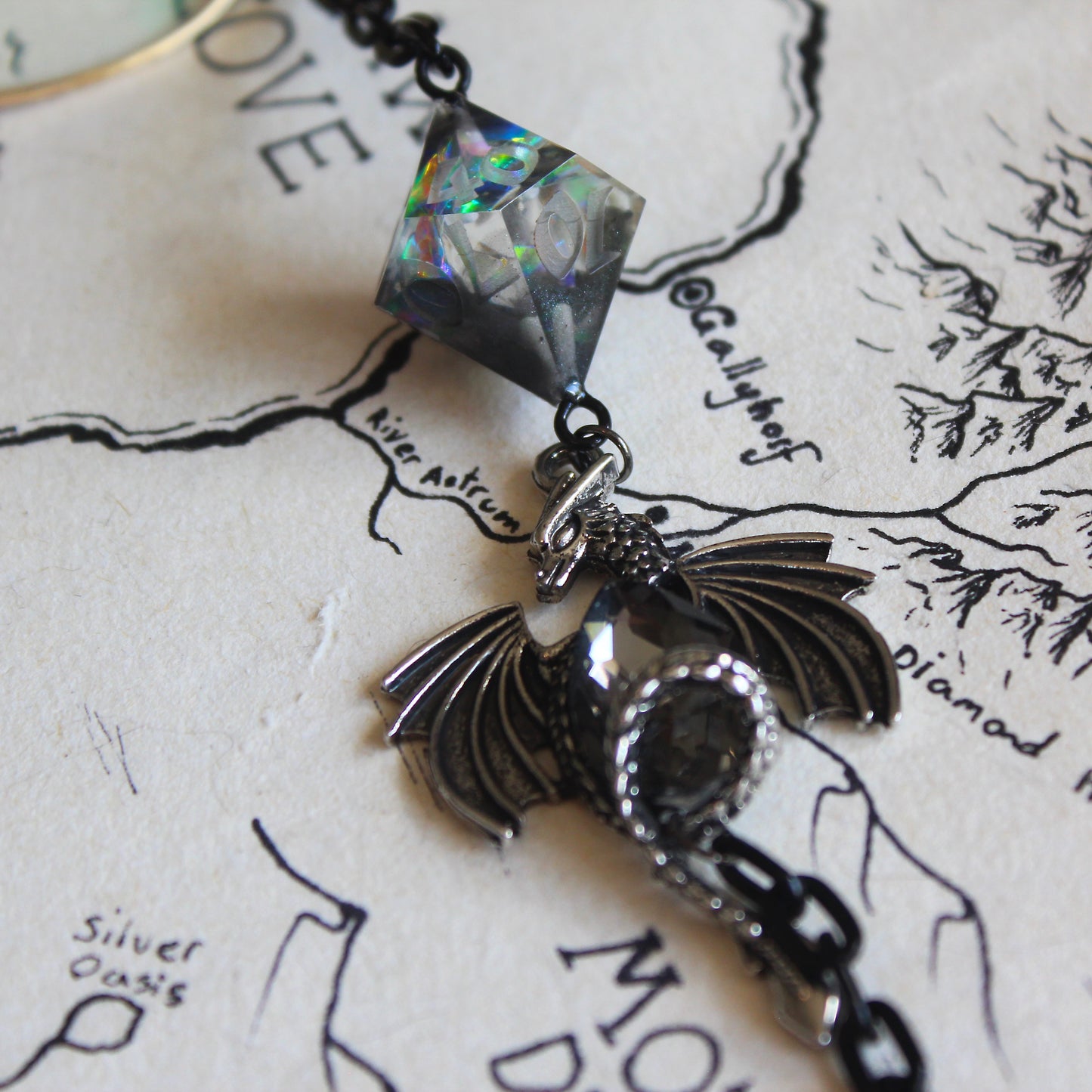 Dragons' Treasure Glasses Chain with Dice