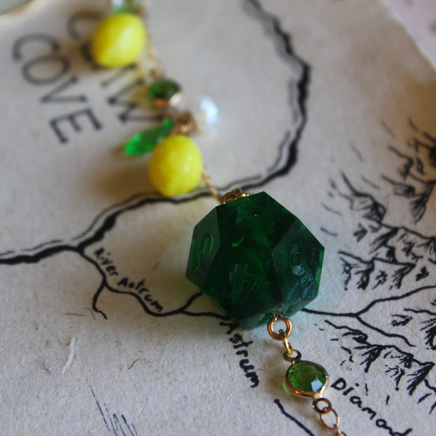 Lemon Tree Glasses Chain with Dice