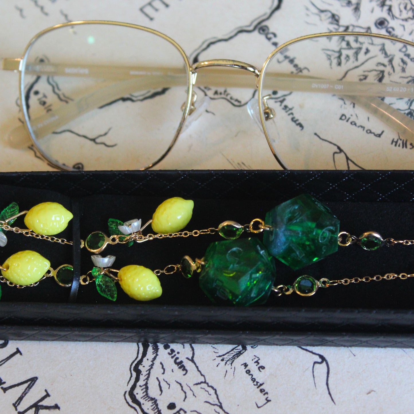 Lemon Tree Glasses Chain with Dice