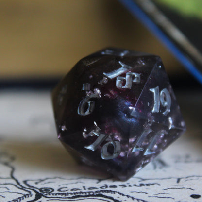 Beasties' Statue Spindown Dice (D20)