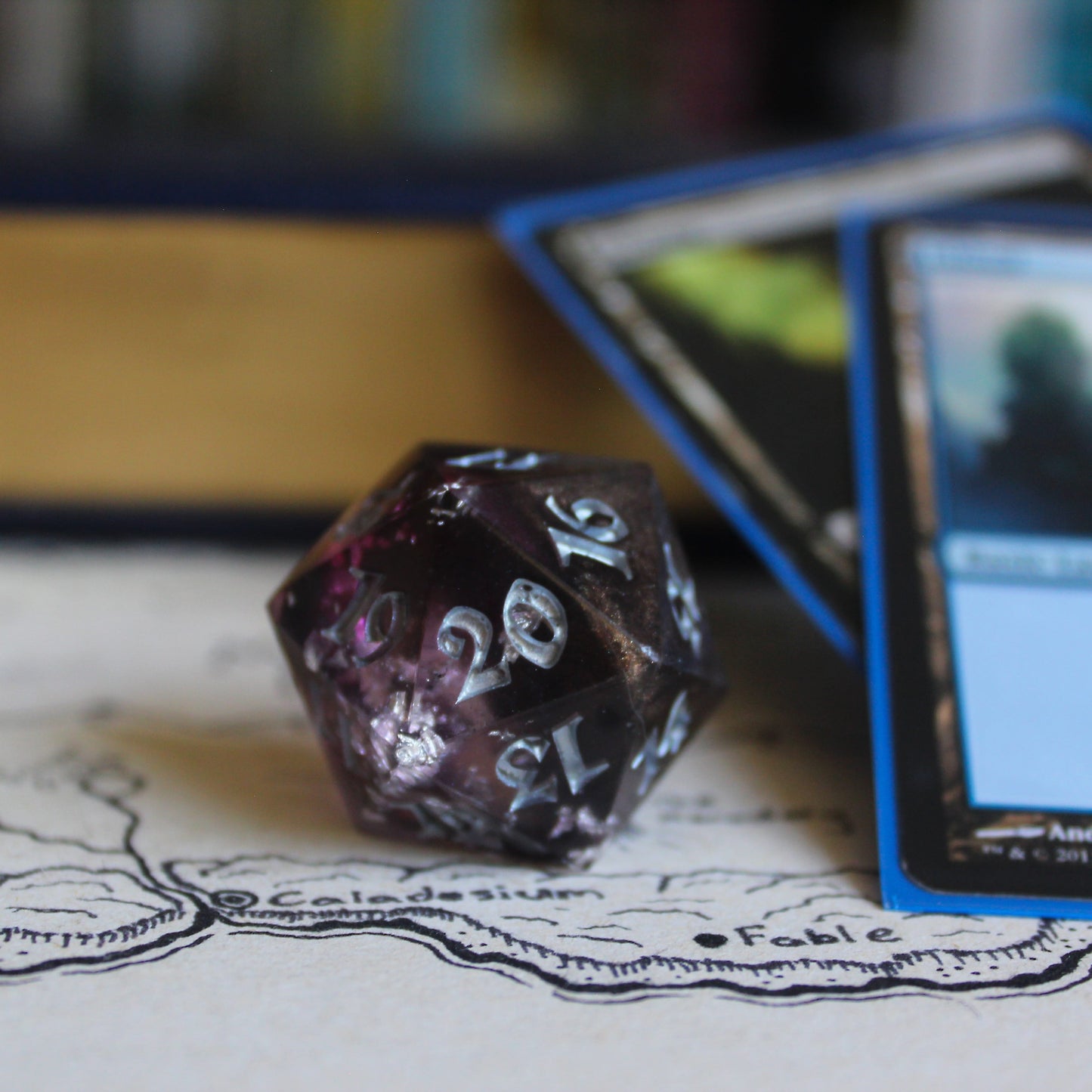 Beasties' Statue Spindown Dice (D20)