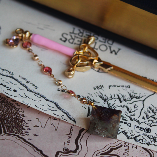 Strength of Purple Statice Flower Hair Sword with Dice