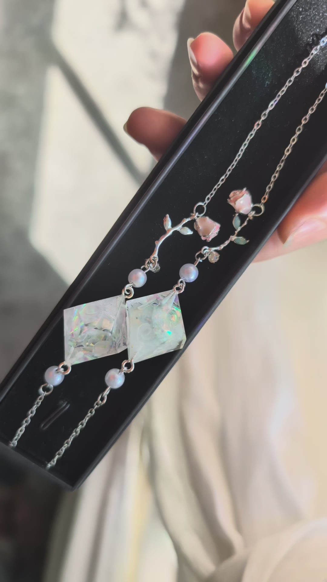 Nature's Treasures Glasses Chain with Dice