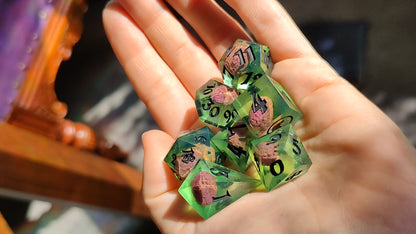 Mad Scientist's Brains in a Jar 7-Piece Dice Set