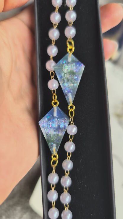 Oceanic Tidal Treasures Glasses Chain with Dice